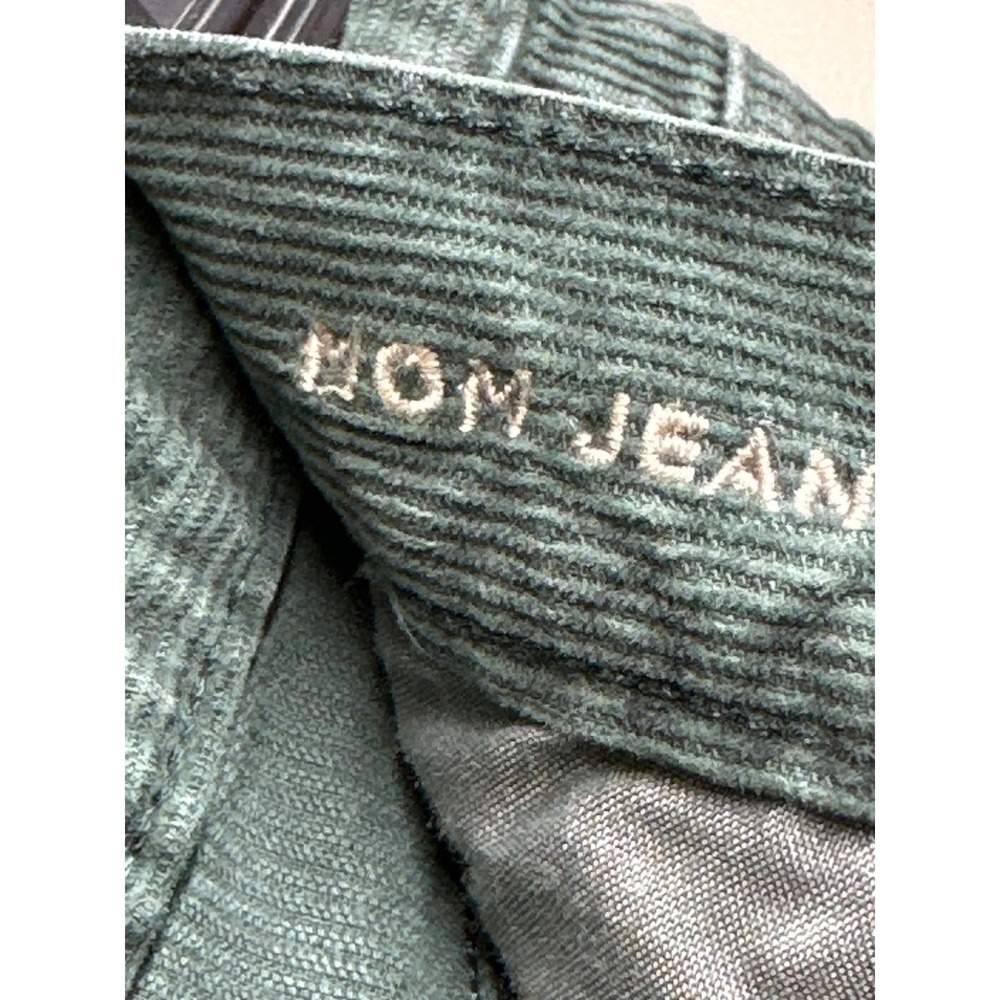 American Eagle Women's Green Corduroy Mom Jeans Super Stretch‎ Size 10 Regular - Picture 4 of 6
